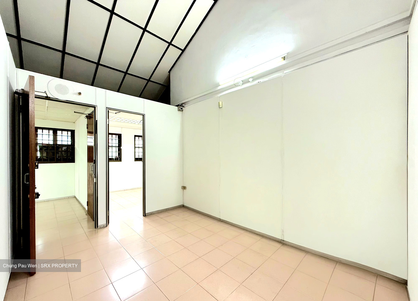 Jurong West Street 92 (D22), Shop House #584826501